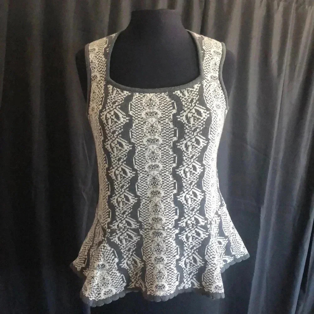CABI Peplum Sleeveless‎ Sweater vest